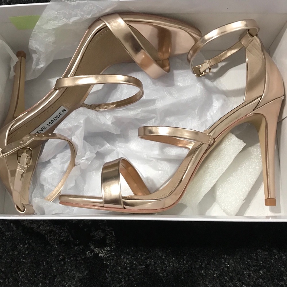 BRAND NEW IN BOX STEVE MADDEN HEELS